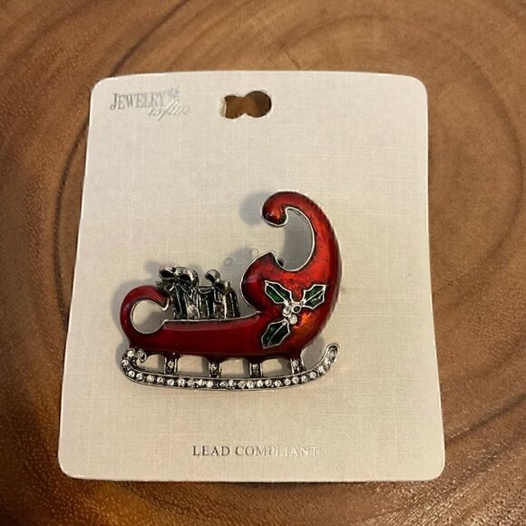 Beautiful Red Sleigh Brooch with rhinestones  NWT - Picture 3 of 3